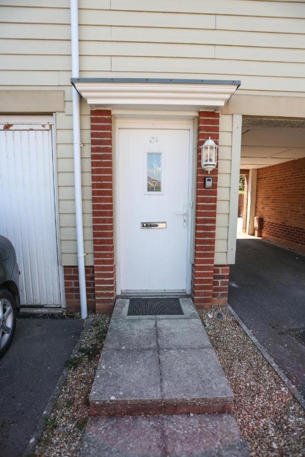 Shorebreak - Bracklesham Bay Apartment Чичестър Екстериор снимка